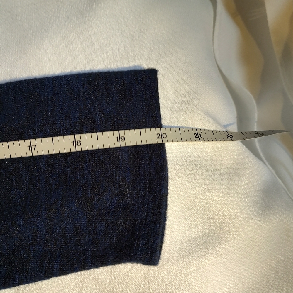 Liz Clairborne Navy Sweater - Picture 7 of 7
